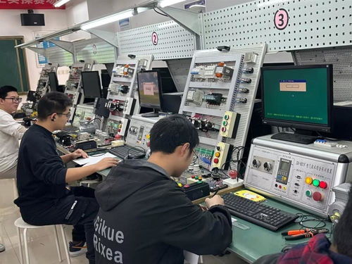 展技能風(fēng)采，揚(yáng)職業(yè)精神——武漢鐵路橋梁職業(yè)學(xué)院信息技術(shù)咨詢服務(wù)周活動(dòng)紀(jì)實(shí)